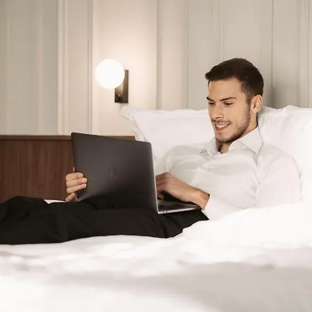 Hotel Actor